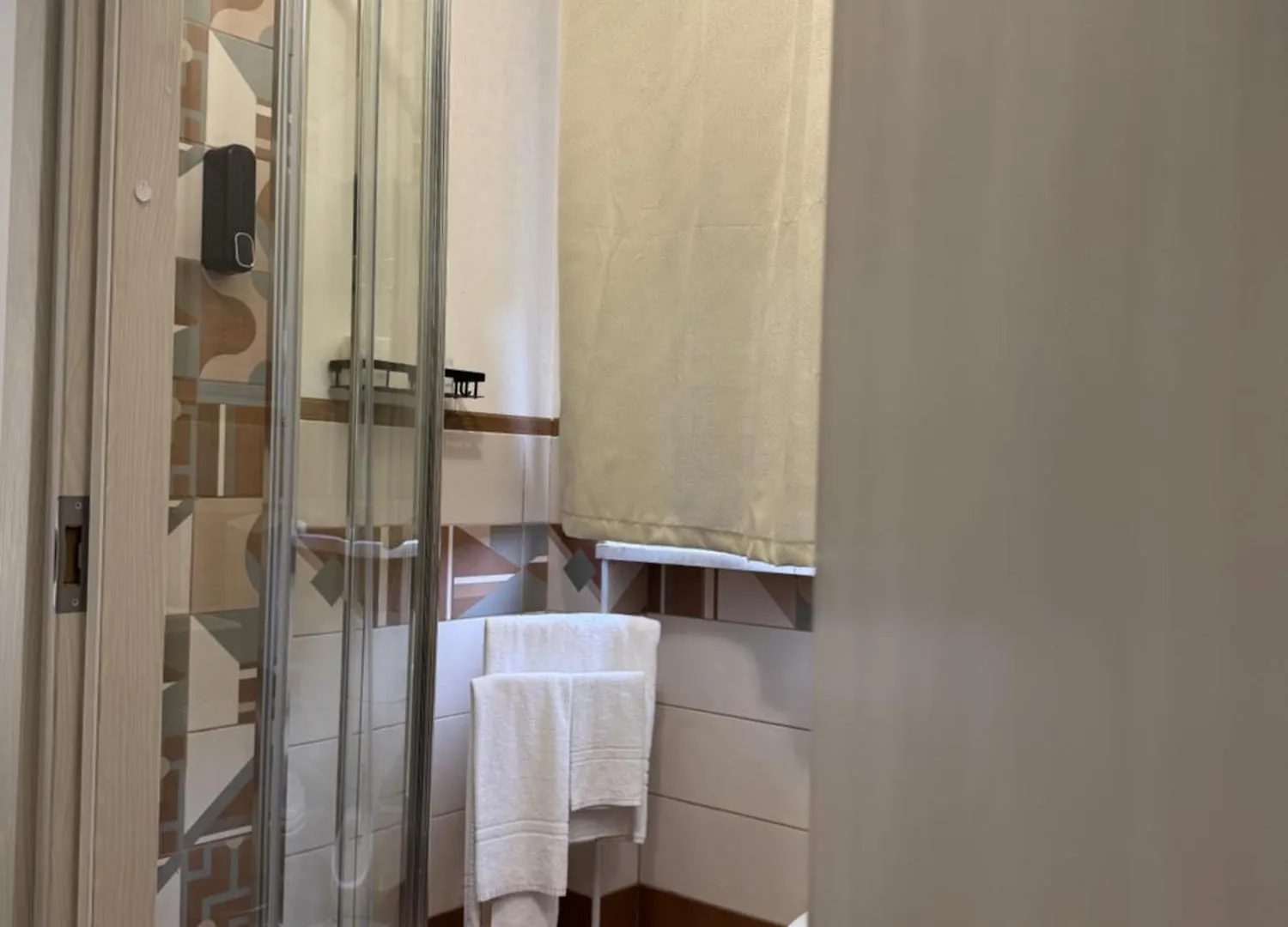 Гостевой дом Crispi 120 Rooms New Opening Палермо Италия